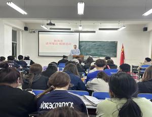 教育系开展读书笔记剪报活动