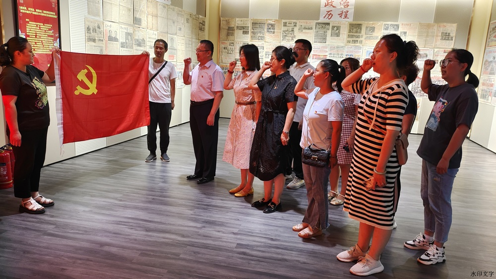 e942bebb64584a2fbe47a24bf76bb483.jpg e942bebb64584a2fbe47a24bf76bb483.jpg