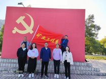 感受峥嵘岁月 喜迎党的二十大